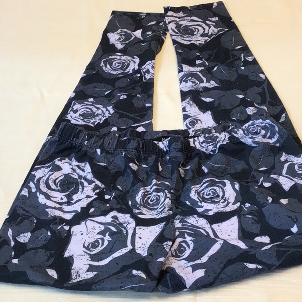 ☘️2/$10☘️Sale!  Nollie Youth leggings , some wear, large USA made